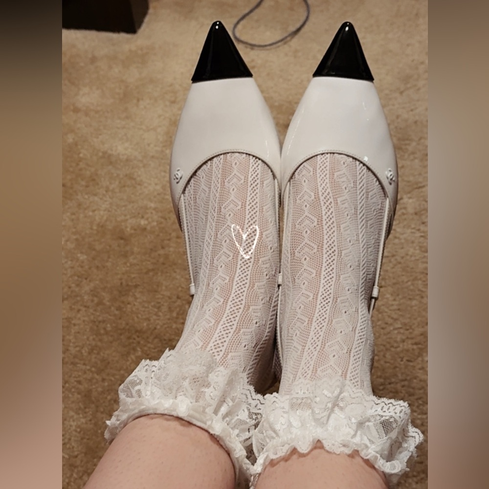 Chanel White Patent Leather CC Slingback Pointed Kitten Heel EU 40
